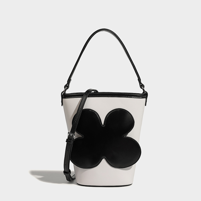 Small flower bucket bag